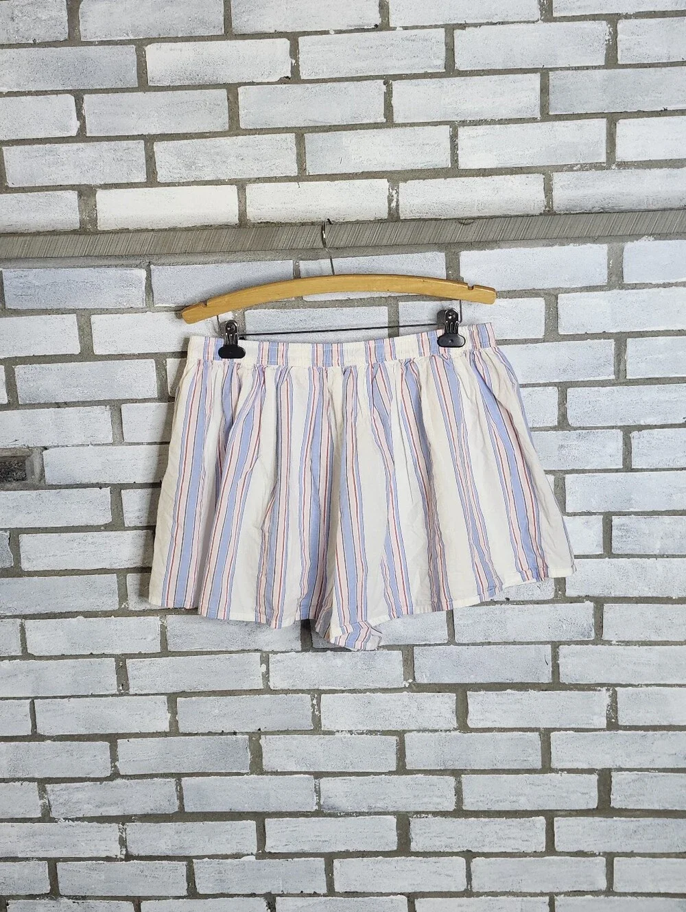 • Old Navy High-Waisted Drapey Skirt Shorts Striped Size Large NWT Multicolor
